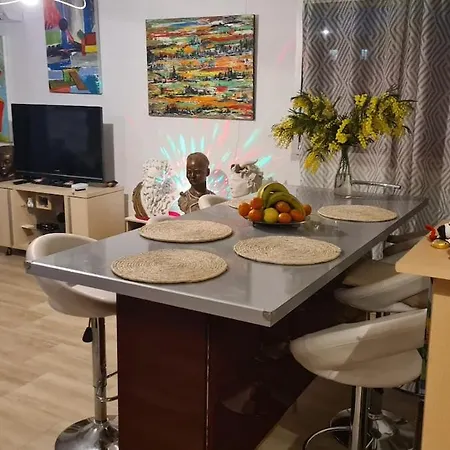 Large 2-room Apartment *